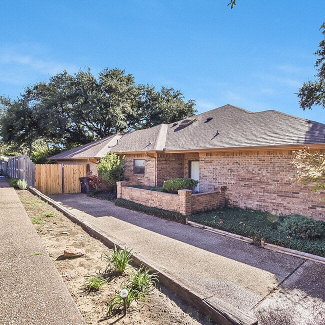 Building Photo - 5725 Ridgerock Ct