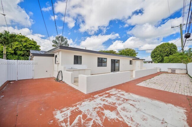 Building Photo - 10320 SW 38th Terrace