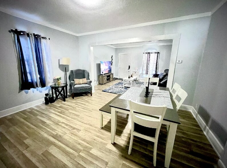 Building Photo - 3004 E Michigan St