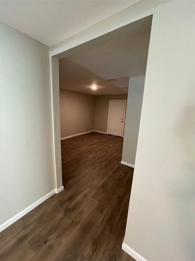 Building Photo - 3211 Retta St