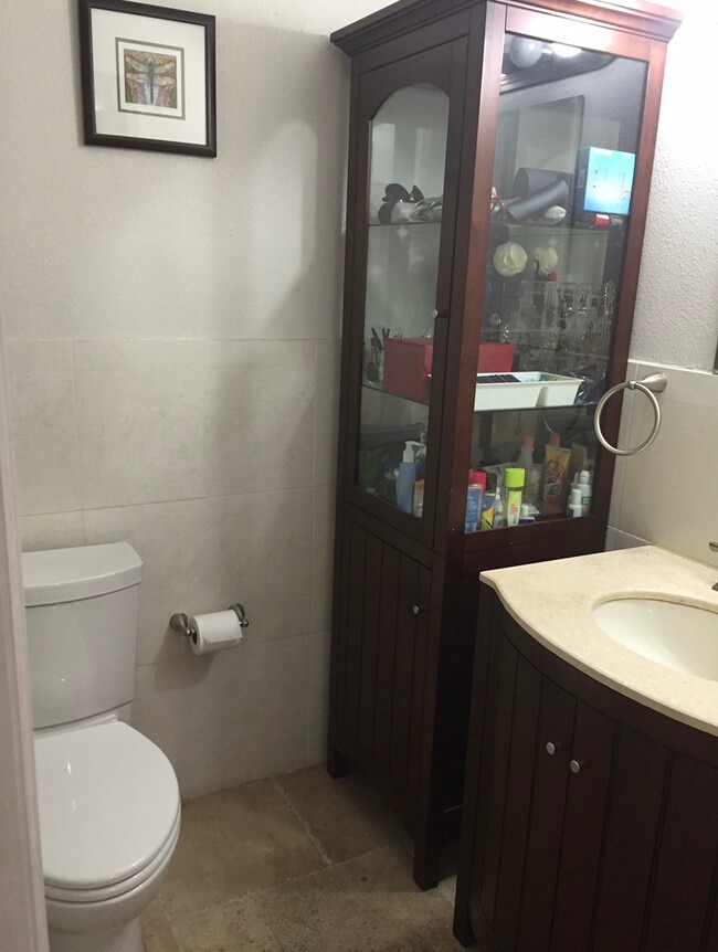 Building Photo - 8035 Lake Dr