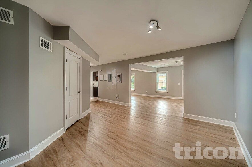 Building Photo - 3835 Bay Grove Way