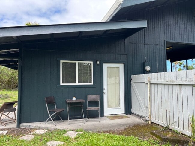 Building Photo - Ohana with Separate Entrance and Kitchenet...