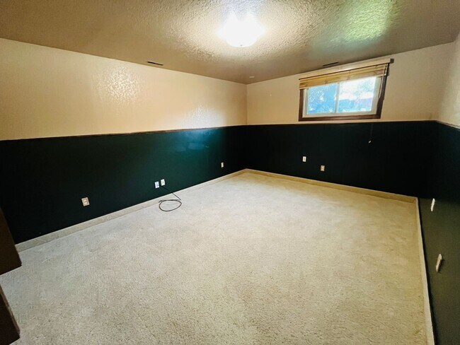 Building Photo - Beautiful 5 bed/3 Bath Home in Heights