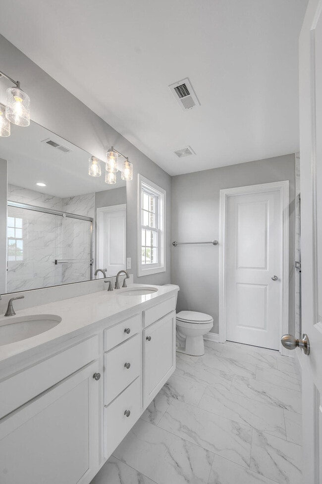 Building Photo - 125 Squires Way