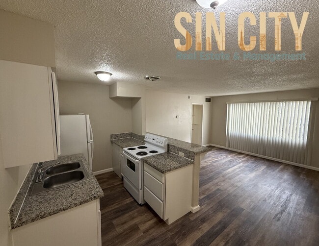 Building Photo - 2659 S Van Patten St