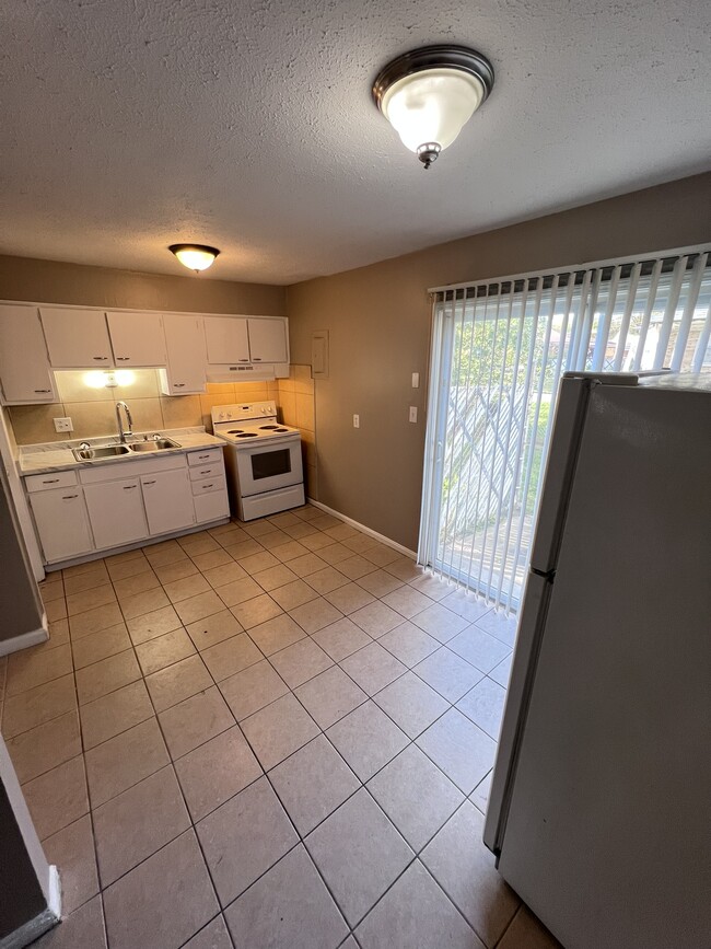 Building Photo - 309 N Marshall Ave