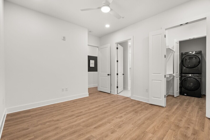 Building Photo - 4704 Sunset Trl