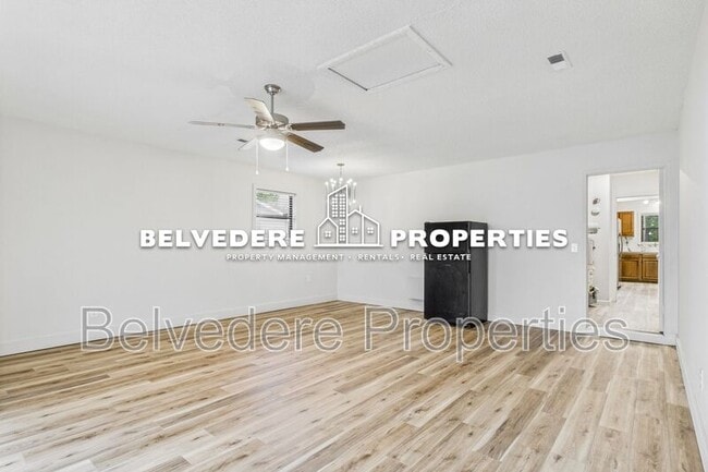 Building Photo - 6 Bellows Ct