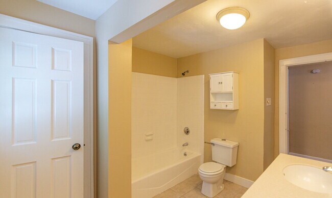 Building Photo - 26 Bagwell Ave