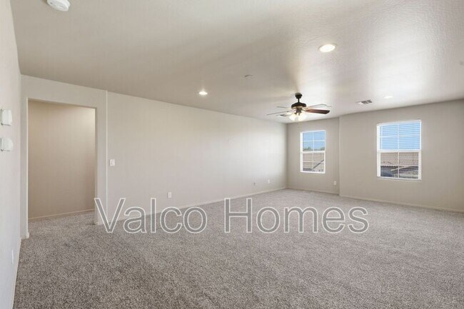 Building Photo - 2949 E Isaiah Ave
