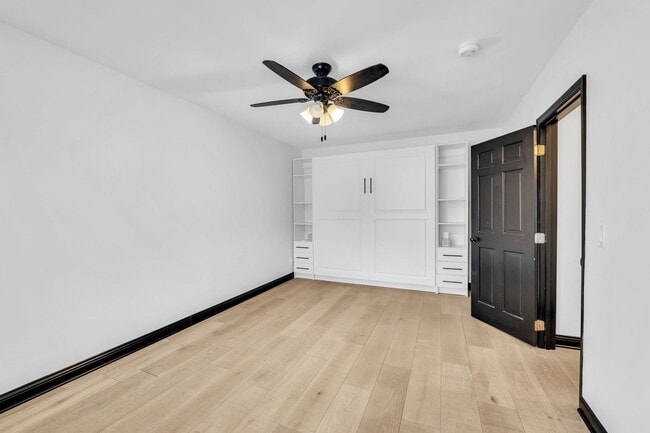 Building Photo - 15160 W Oak Spring Rd