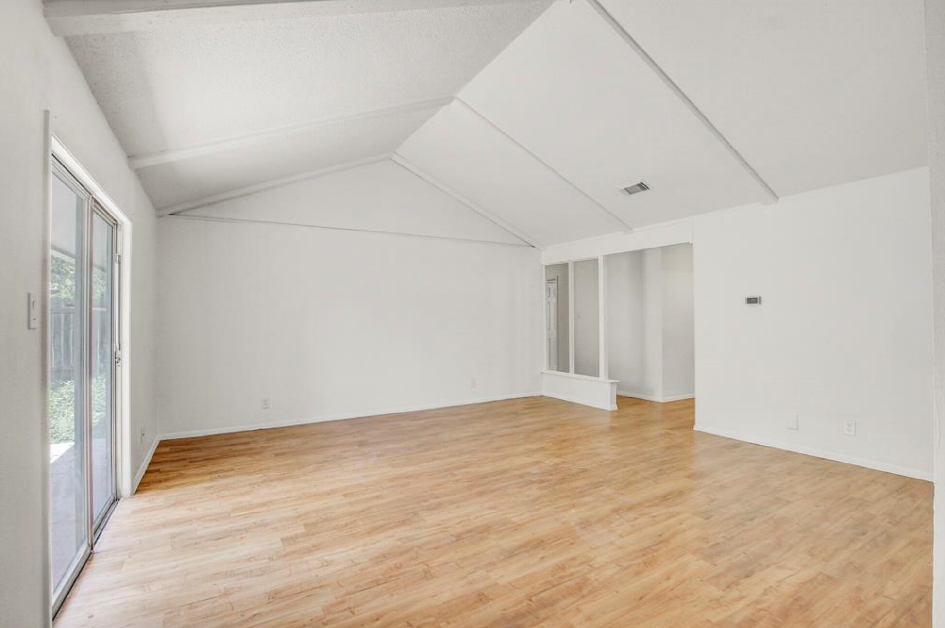 Building Photo - 705 Huntingdon Pl