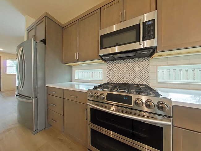 Building Photo - 3 Bedroom House ~ South Corvallis ~ Small ...