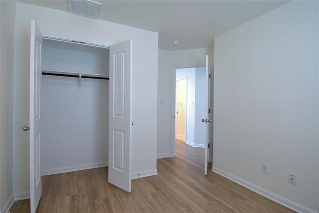 Building Photo - 4711 Giordano Dr