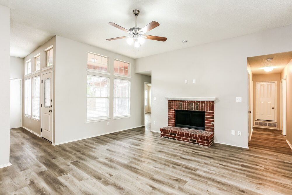 Building Photo - 7026 Lo Chalmers Ln