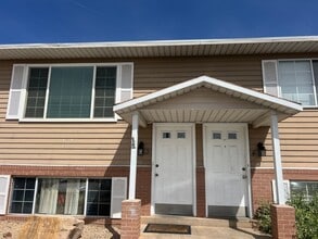 Building Photo - Downtown Gem!