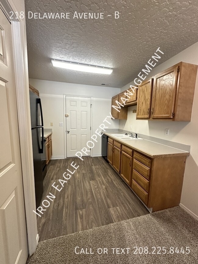 Building Photo - 218 Delaware Ave