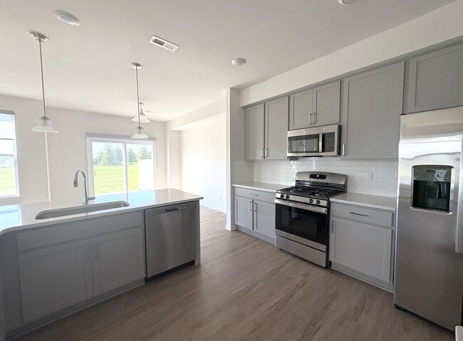 Building Photo - 1206 Salt Springs Dr