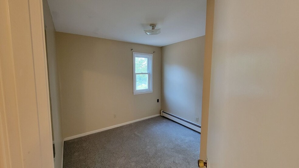 Bedroom 3 - 1646 Boies Rd