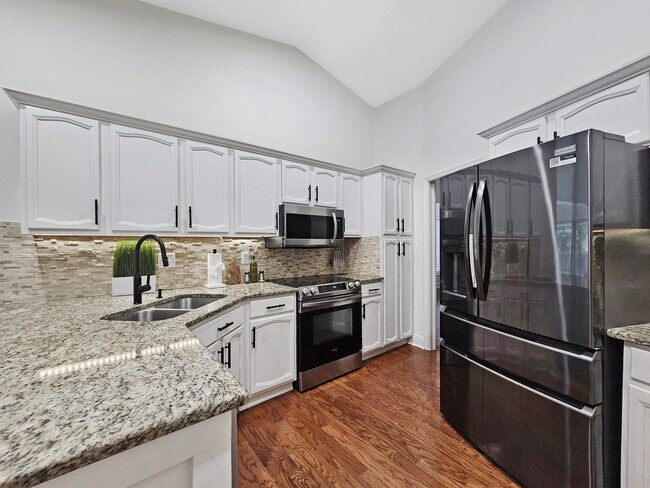 Building Photo - 11402 Suncreek Pl