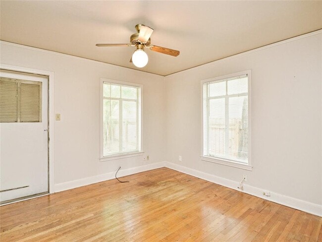 Building Photo - 1814 W 38th St