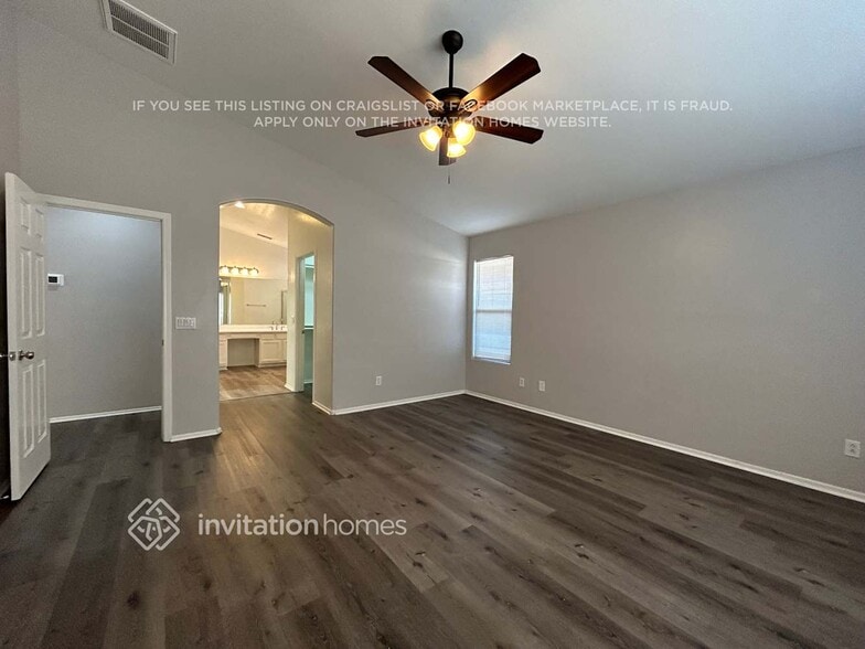 Building Photo - 8524 W Chickasaw St