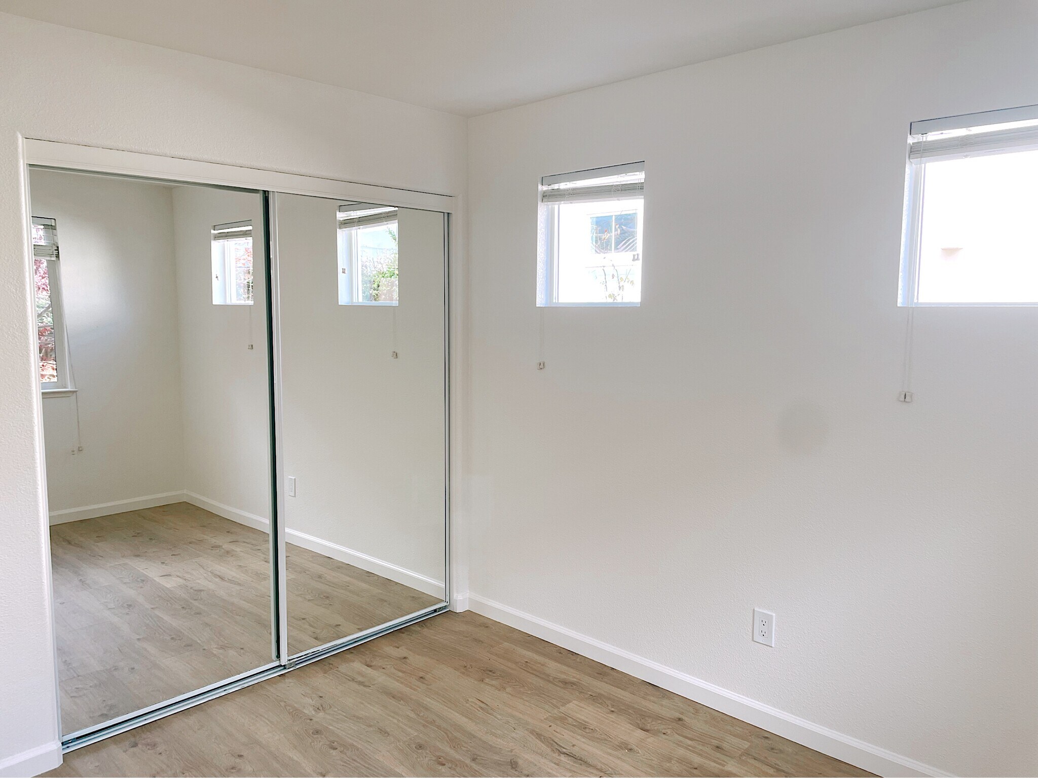 large size bedroom #1 - 1008 Ridgeview Dr