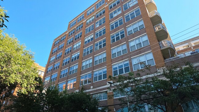 Primary Photo - 933 W Van Buren St