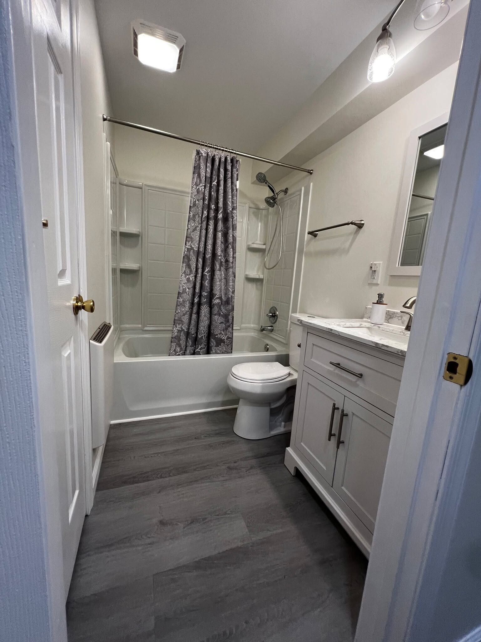 Bathroom Overview - 205 Palomino Dr