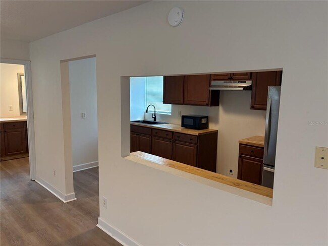 Building Photo - 1100 Jamela Dr