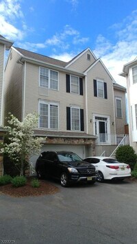 Building Photo - 95 Arrowgate Dr