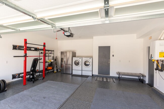 Building Photo - 4 Bed, 2.5 Bath - Lemon Grove Single Famil...