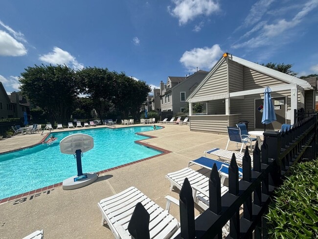 Building Photo - Charming 2 Bedroom 2 Bathroom Condo Locate...