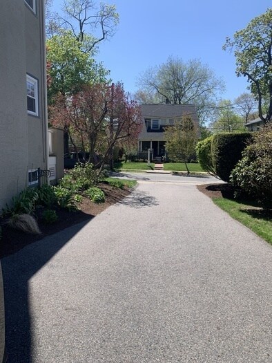 Building Photo - 60 Oakwood Rd