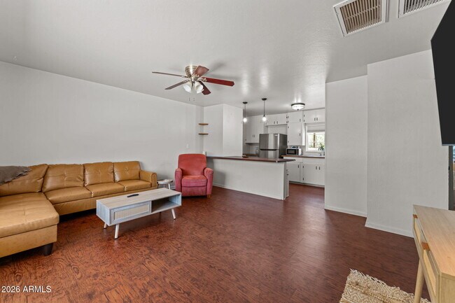 Building Photo - 209 Sylvan Rd