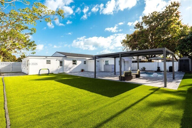 Building Photo - 10050 SW 171st St