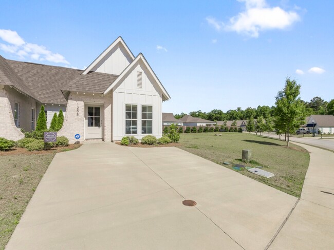 Building Photo - 1255 Burrow Cir