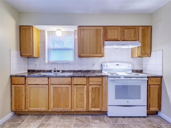 Building Photo - Fantastic 2bd/1ba home! Let yourself in!