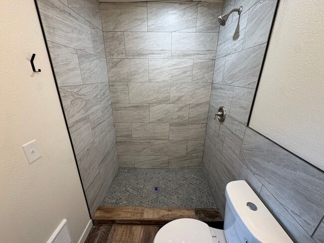 Building Photo - 1133 N Almon St