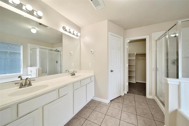 Building Photo - 14622 Palos Park Dr