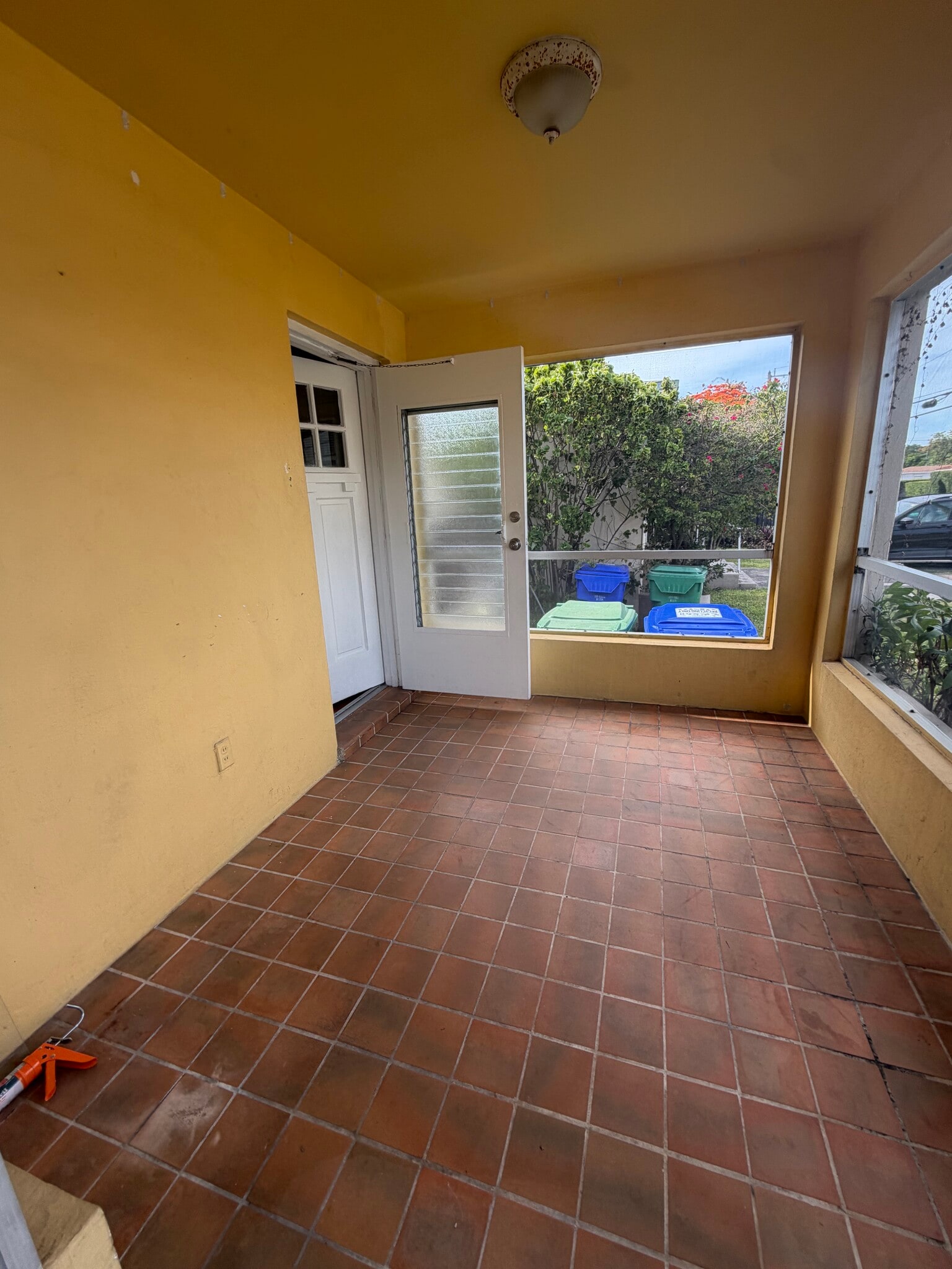 Screened Porch - 2770 SW 30th Ave