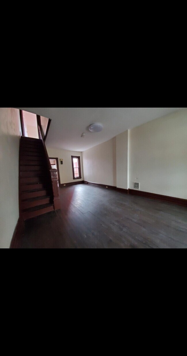 Building Photo - 826 schuylkill ave