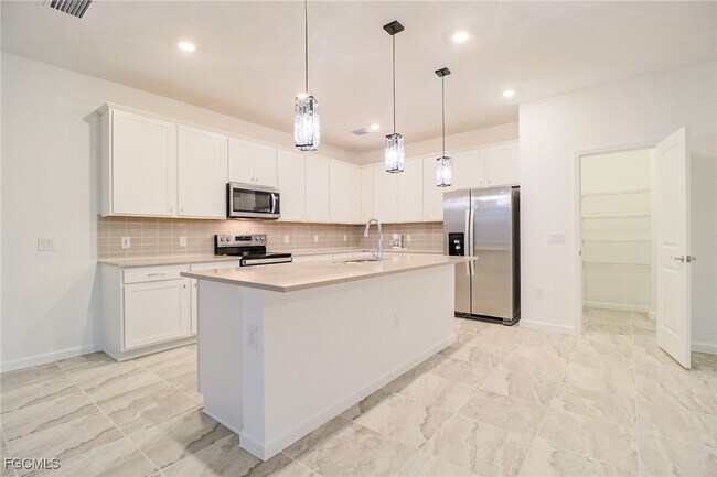 Building Photo - 3744 Passion Vine Dr