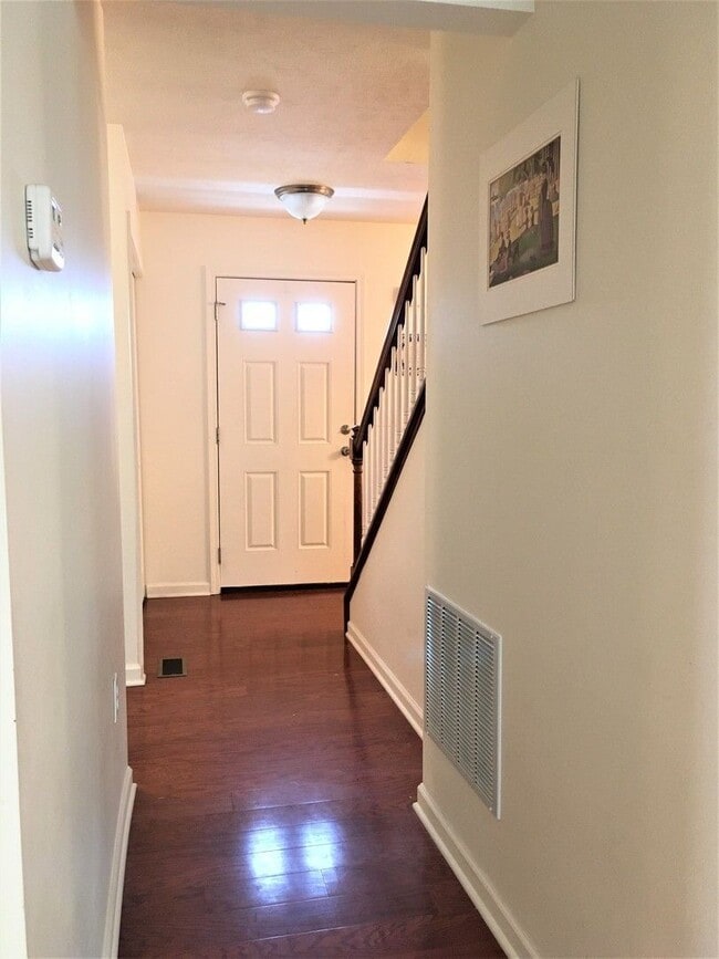 Building Photo - 133 Nottingham Dr