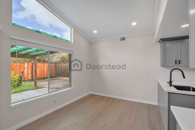 Building Photo - 4035 Egret Ct