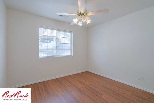 Building Photo - Remodeled 3 Bedroom Townhome with Great Vi...