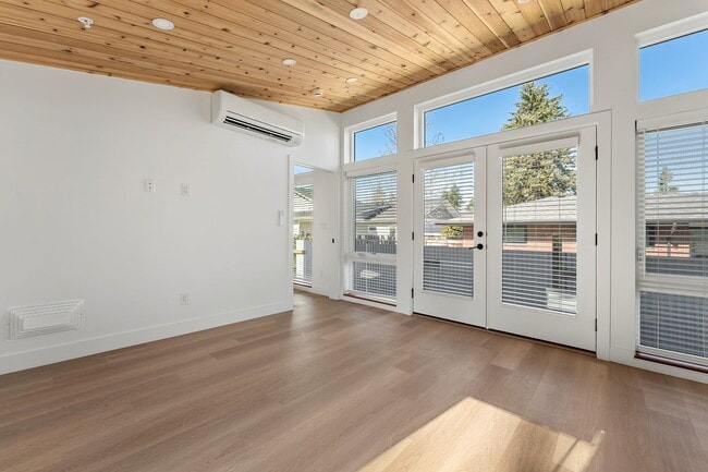 Building Photo - Morris Street Commons Modualr Living! 2/1 55+ Community Living!