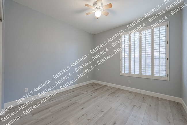 Building Photo - 6806 W Skylark Dr
