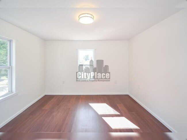 Building Photo - 227 S Dearborn St